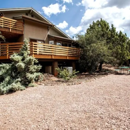 *Spacious & Beautiful*Double Decks in Chapel Area with Mountain views