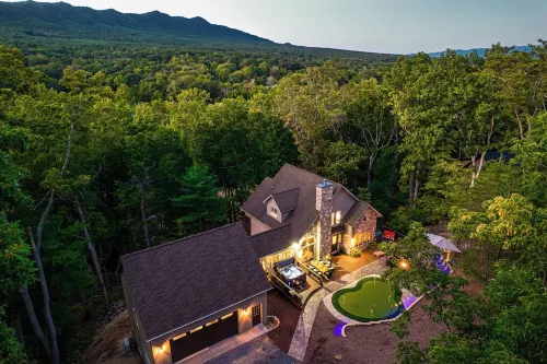 Ultimate Getaway: A Resort Within a Resort Hotels in Massanutten