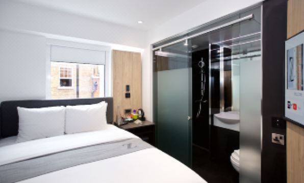 3. Z 호텔 토트넘..