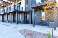 Charming townhome w/direct access to River Trail, Las Colonias and Downtown GJ!