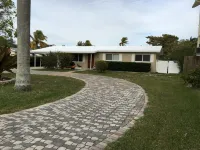 Beautiful Downtown located canal home with pool only 1 mile to 5th Ave