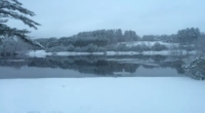 Beautiful Waterfront - Skiing/Snowboarding/Snow Mobile near house