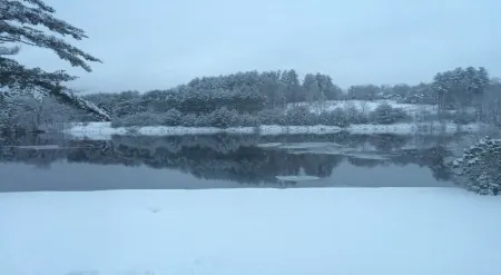 Beautiful Waterfront - Skiing/Snowboarding/Snow Mobile near house