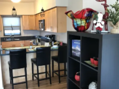 Modern Apt #402 - a Block from St. Pat's Hospital
