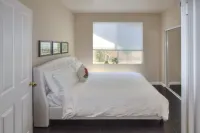 Beautiful vacation home near Disneyland Hotels in Tustin