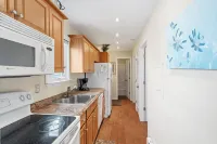 Bay Side 2-Bedroom Condo with Pool