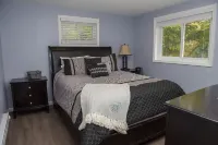 Pocono Dream Getaway Hotels near Hawk Falls