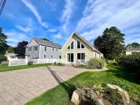 Moody Maine Beautiful 3 Bedroom Home Walk to Beach  Restaurants & Trolley Line