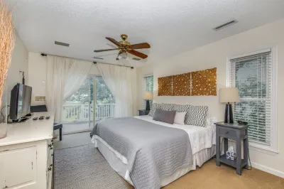 Spacious Home Close To Everything For Families and Vacationers. Hotels near Roper Mount Pleasant Hospital Chapel