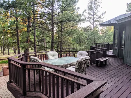 *Peace+Pines Paradise* - Cozy Luxury in the Forest