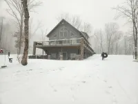New Mountain Retreat w/outdoor activities including rock climbing and hiking