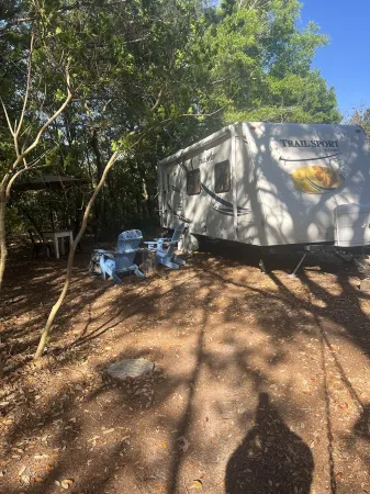 Cute Private Camper close to beach and bay Отели в г. Наварр