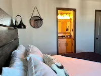 Luxury Stay w/Coffee Bar & Movie Room, 2 King Suites, Firepit — Black Hills View