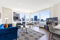 2-bedroom LUXURY building in delightful New York with AC, WiFi-VIEWS of NYC