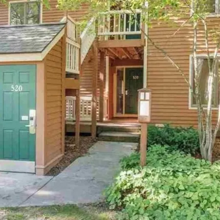 Completely Updated Crystal Mountain Condo Great Location Dog Friendly!
