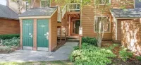 Completely Updated Crystal Mountain Condo Great Location Dog Friendly! - 3-Star