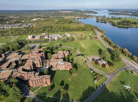 Nav Centre Отели в г. Корнуолл