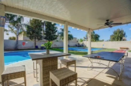 Spacious 4-bedroom house with Pool, Fun BackYard & Amazing Game Room