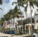 Luxury vacation resort experience. 10 min to beaches, restaurants, golf & shops.