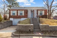 Luxury 2-Bedroom Home- Near Delmar Loop/Forest Park Hotel in zona St. Louis Walk of Fame