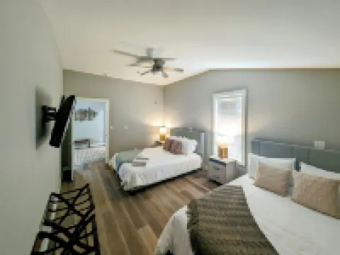 Spacious 3BR Home w/ Deck – Right in Downtown Custer, Shops & Dining! Hoteles en Custer