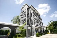 The Besavana Phuket Hotel dekat Old Phuket Town