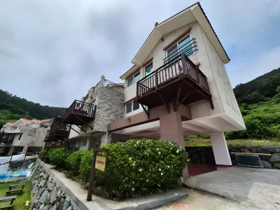 Tongyeong Sea Garden Pension 長蛇島海上公園附近的飯店