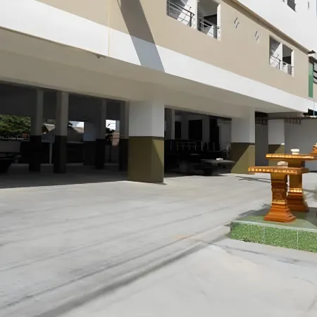 Poomsiri Place