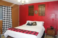 The Rustic Retreat: Heated Pool, Movie Theater, Event Rental !!