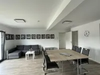15 Minuten vom Freizeitpark und Seen Entfernt. Ferienwohnung in Ruhiger Lage