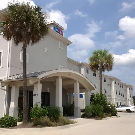 OYO Townhouse Beaumont Medical Center Area I-10