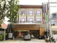 Life Puri Hotel Surabaya Gubeng otelleri