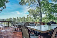 Amazing Views, Huge Game Room, Dock, Deck, Sleeps 16, Free Kayaks!