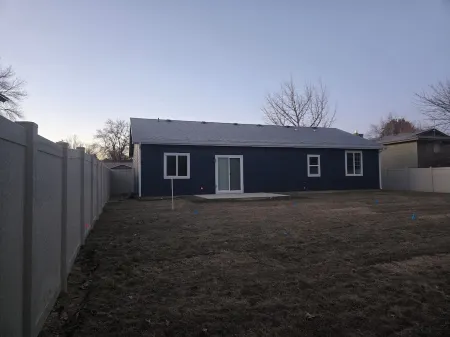 Charming 3-bedroom house in Caldwell with WiFi and AC. Отели в г. Колдуэлл