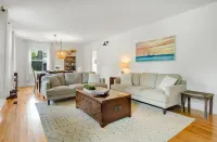Charming 3/2 Midtown Home. Minutes from FSU. Fenced Backyard. Pet-Friendly.