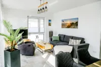 Windland apartment house on Lake Goitzsche for 8 people with lake view Hotels in Muldestausee