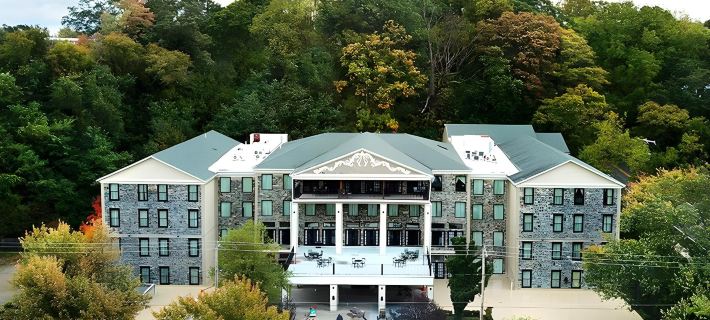 Niagara Crossing Hotel and Spa Hotels in Niagara County