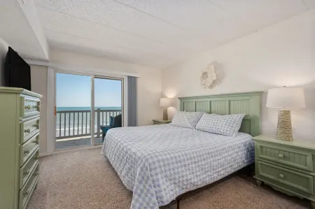 Stunning Top-Floor Oceanfront Condo! Pools & New Step in Shower and More!