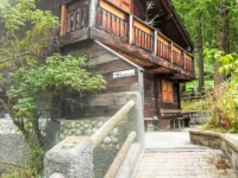 Lätthaus Rot โรงแรมในTasch