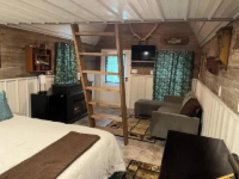 “Wes” one of the 5 Tiny Cabins on the Osage River