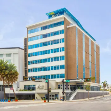 Aloft Tampa Downtown Отели рядом с достопримечательностью «Бейсбольный стадион Леджент Филдс»