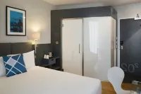 Four Points Flex by Sheraton Cardiff Hotels in Castle