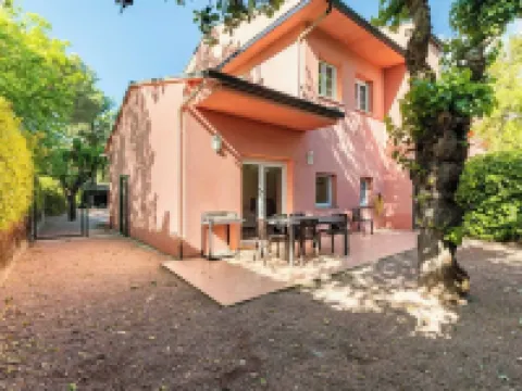 Torrelodones: House with shared garden and pool 25 min from Madrid. Wifi Hoteles en Galapagar