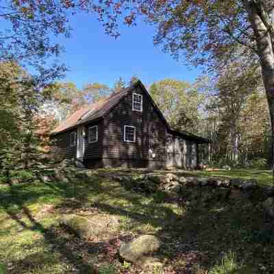 Cozy & Pet-Friendly Log Cabin with Access to a Private Beach! Hotel Exterior