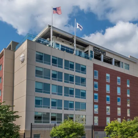 Hampton Inn & Suites Fort Wayne Downtown
