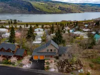 "Gorge Panorama" - Luxury Craftsman Home with Breathtaking Columbia River Views Hotels in Mosier