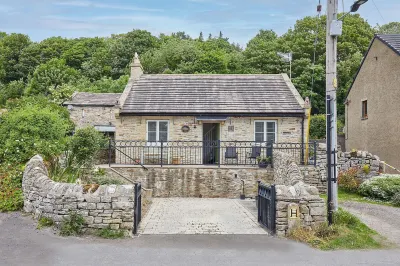 Host Stay Sunshine Cottage
