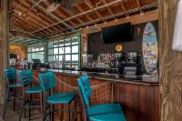 The Pensacola Beach Resort - bar
