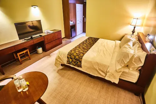 Serenti Hotel Saipan - 3-Star