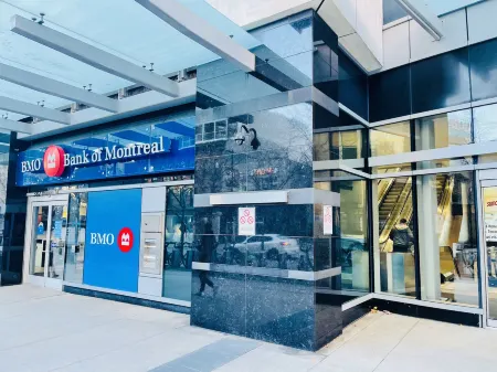 Canada Suites on Bay Отели рядом с достопримечательностью «Вудбин Бич»